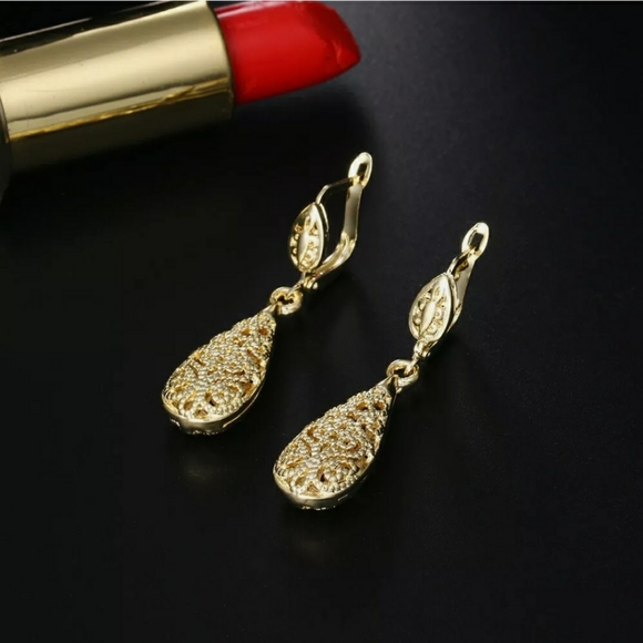 FIRM  18k Gold Plated Vintage Earrings - Picture 3 of 5
